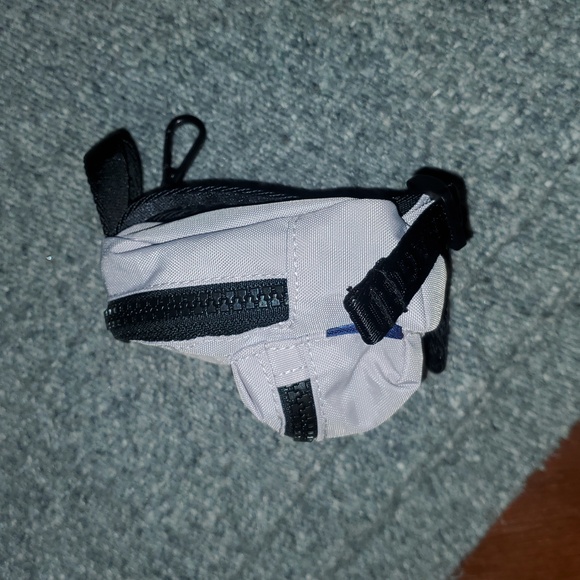 Mini Baggu Coin Backpack - Picture 3 of 3